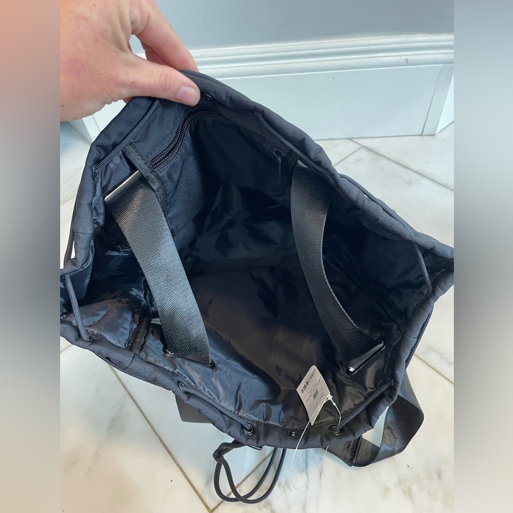 New! Beyond Yoga convertible black backpack or shoulder bag w/shoe compartment - Picture 8 of 8